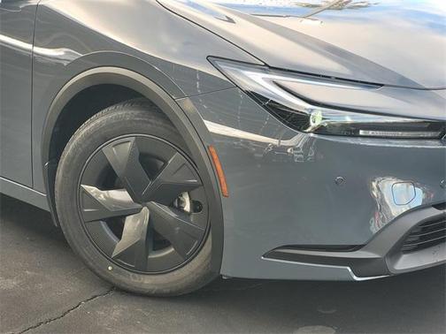 2025 Toyota Prius LE