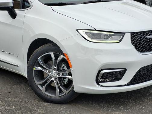 2026 Chrysler Pacifica Pinnacle
