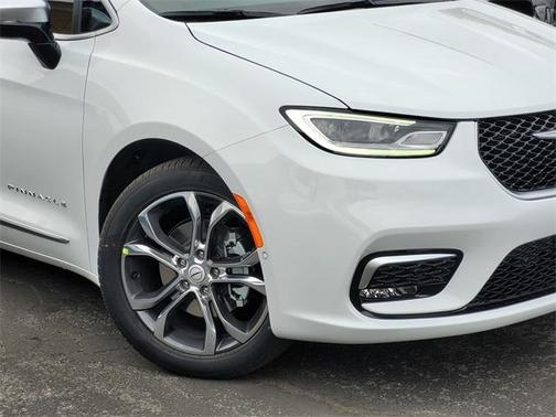 2026 Chrysler Pacifica Pinnacle