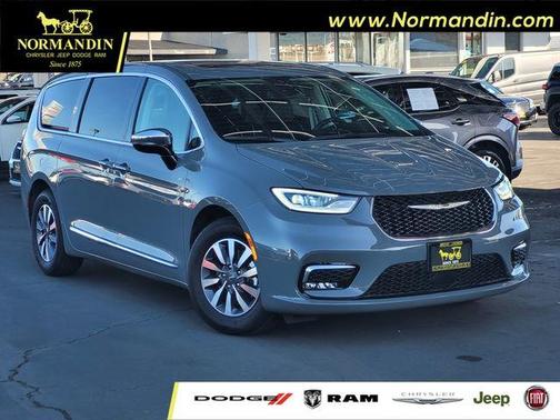 2023 Chrysler Pacifica Hybrid Limited