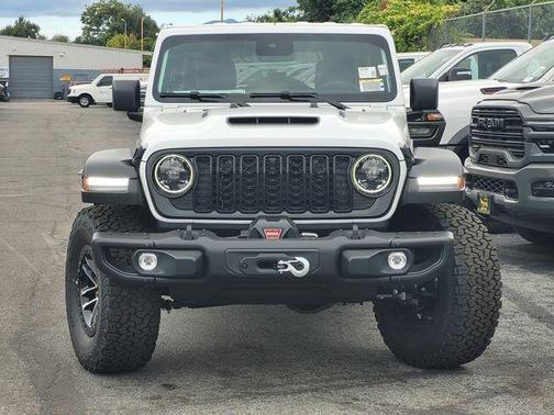Bright White Clearcoat 2026 Jeep Wrangler Moab 392