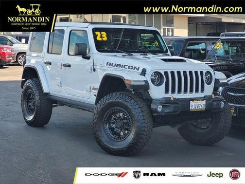 Bright White Clearcoat 2023 Jeep Wrangler Rubicon 392
