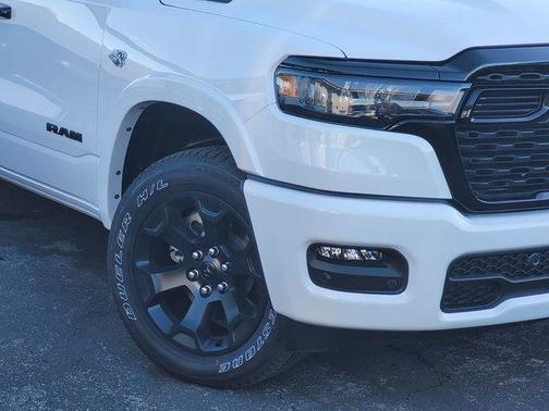 Bright White Clearcoat 2026 RAM 1500 Big Horn/Lone Star