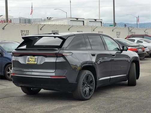 2025 Jeep Wagoneer S Launch Edition
