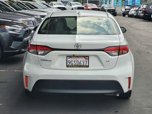 Ice 2023 Toyota Corolla LE