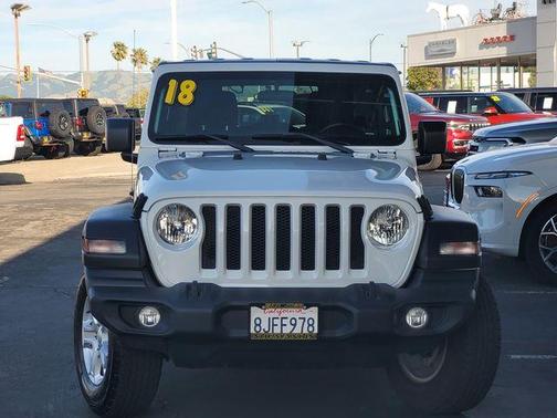 Bright White Clearcoat 2018 Jeep Wrangler Unlimited Sport