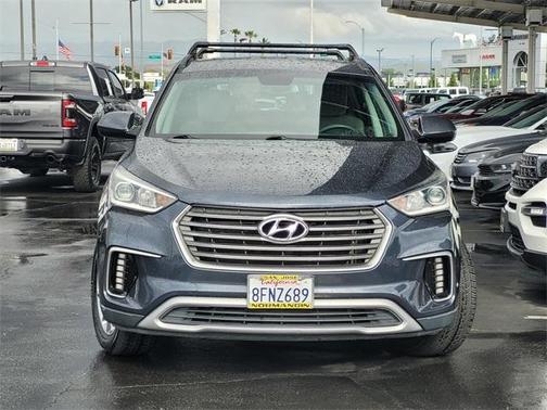 2017 Hyundai SANTA FE SE
