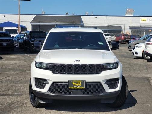2025 Jeep Grand Cherokee Laredo
