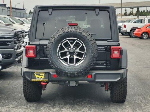 Black Clearcoat 2026 Jeep Wrangler Rubicon