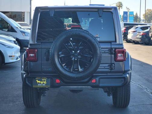 2025 Jeep Wrangler 4xe Sahara