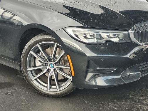 2019 BMW 330 i