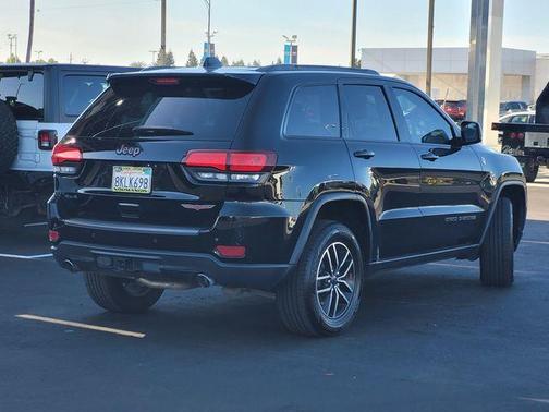 Diamond Black 2019 Jeep Grand Cherokee Trailhawk