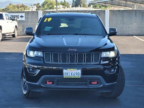 Diamond Black 2019 Jeep Grand Cherokee Trailhawk