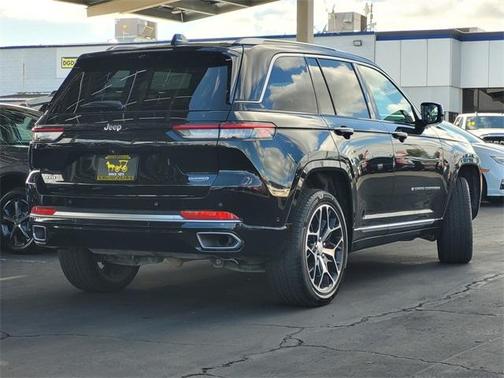 2022 Jeep Grand Cherokee Summit