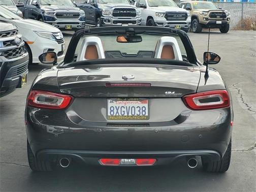2017 FIAT 124 Spider Lusso