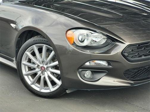 2017 FIAT 124 Spider Lusso