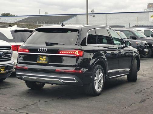 2024 Audi Q7 55 Premium Plus