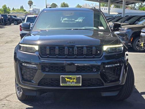 Diamond Black 2026 Jeep Grand Cherokee L Summit