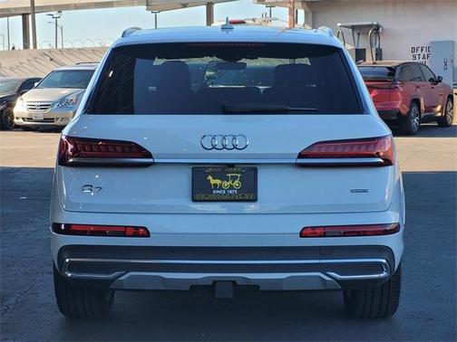 2023 Audi Q7 45 Premium