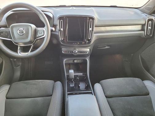 Onyx Black Metallic 2023 Volvo C40 Recharge Pure Electric Twin Ultimate