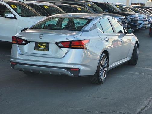Brilliant Silver Metallic 2024 Nissan Altima 2.5 SV