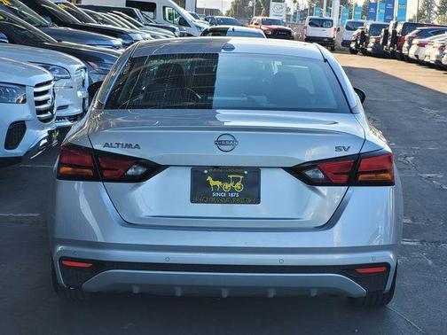 Brilliant Silver Metallic 2024 Nissan Altima 2.5 SV