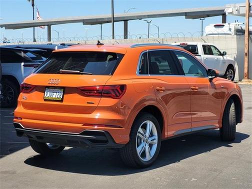 2024 Audi Q3 45 S line Premium