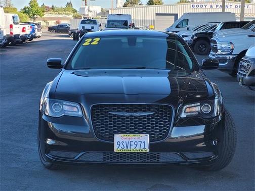2022 Chrysler 300 Touring