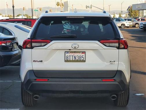 2021 Toyota RAV4 XLE