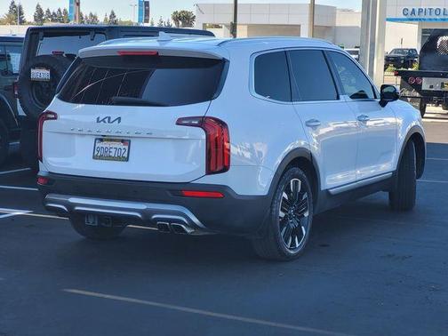 Glacial White Pearl 2022 Kia Telluride SX