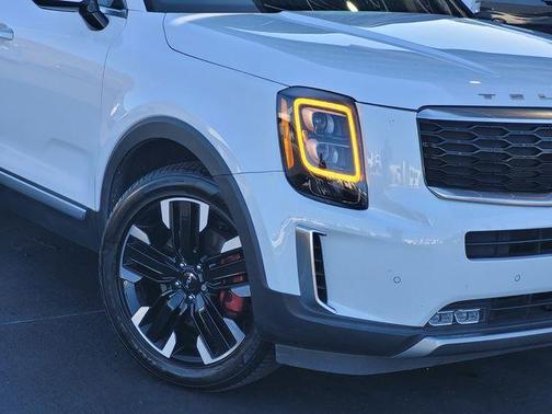 Glacial White Pearl 2022 Kia Telluride SX