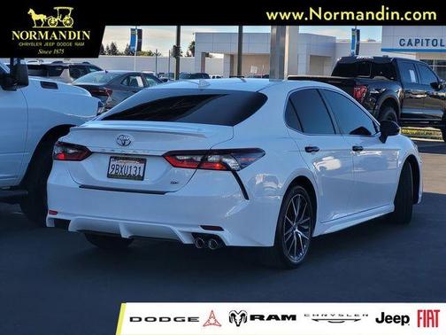 White 2022 Toyota Camry SE