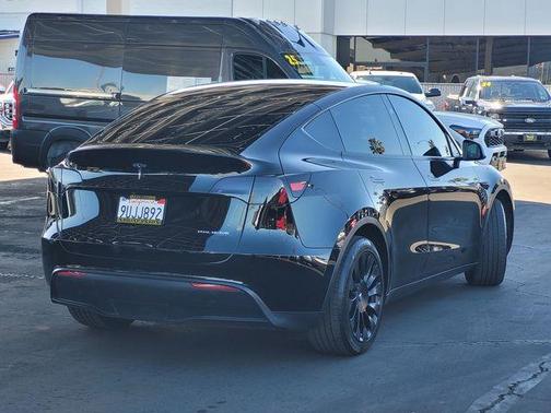 2024 Tesla Model Y Long Range