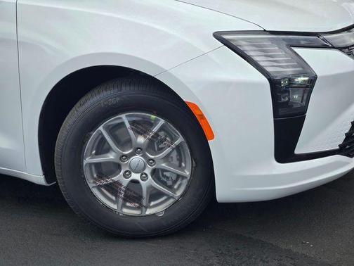 Bright White Clearcoat 2027 Chrysler Pacifica SELECT