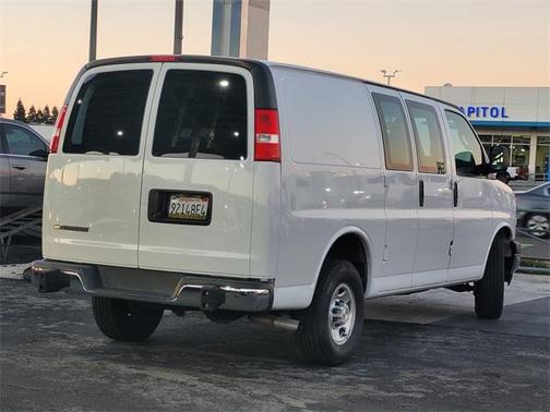 2022 Chevrolet Express 2500 Work Van