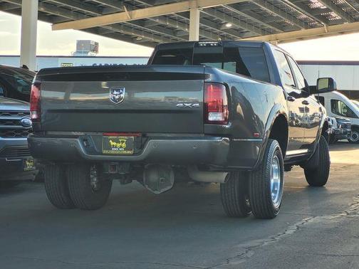 Granite Crystal Clearcoat Metallic 2018 RAM 3500 Laramie