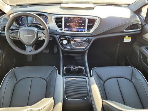 2025 Chrysler Pacifica Hybrid Select