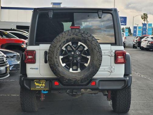 Bright White Clearcoat 2025 Jeep Wrangler 4xe Rubicon
