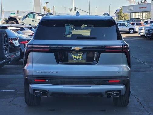 2024 Chevrolet Traverse LT