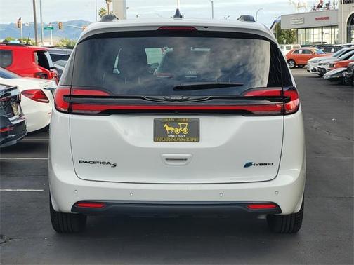 2024 Chrysler Pacifica Hybrid Select