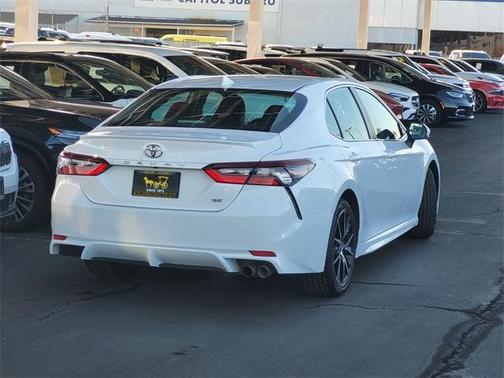 2022 Toyota Camry SE