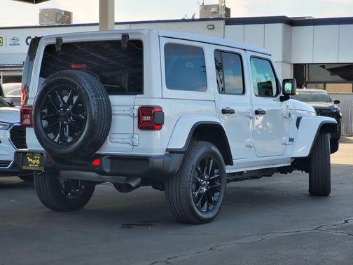2025 Jeep Wrangler 4xe Sahara