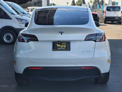 Pearl White 2022 Tesla Model Y Long Range