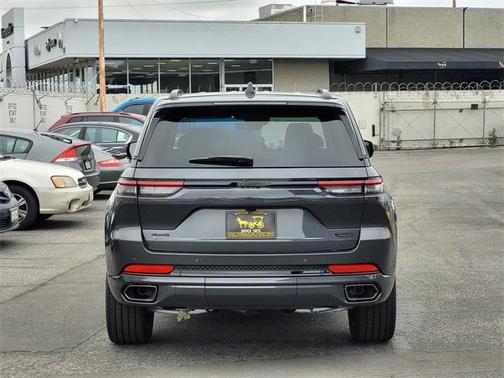 2025 Jeep Grand Cherokee Summit