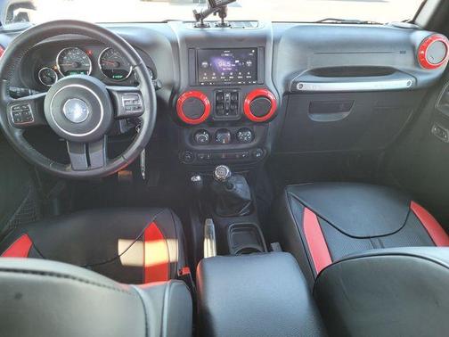 Black Clearcoat 2017 Jeep Wrangler Unlimited Rubicon