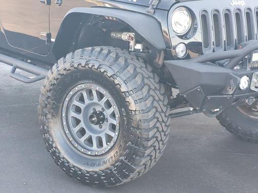 Black Clearcoat 2017 Jeep Wrangler Unlimited Rubicon