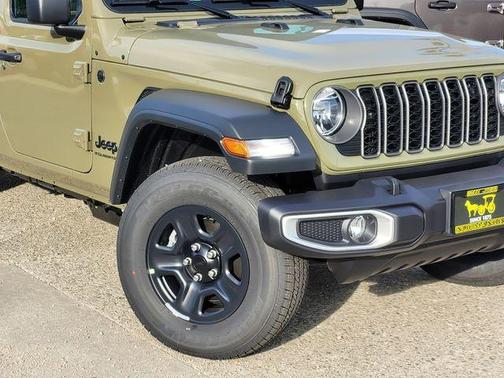 2026 Jeep Gladiator Sport