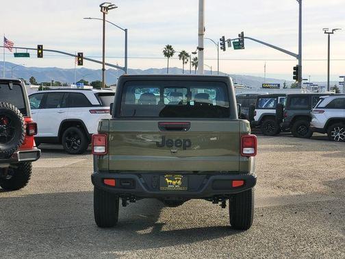 2026 Jeep Gladiator Sport