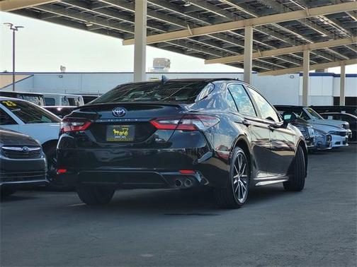 2024 Toyota Camry SE