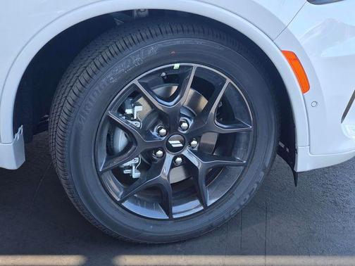 White Knuckle Clearcoat 2026 Dodge Durango GT Plus HEMI V8